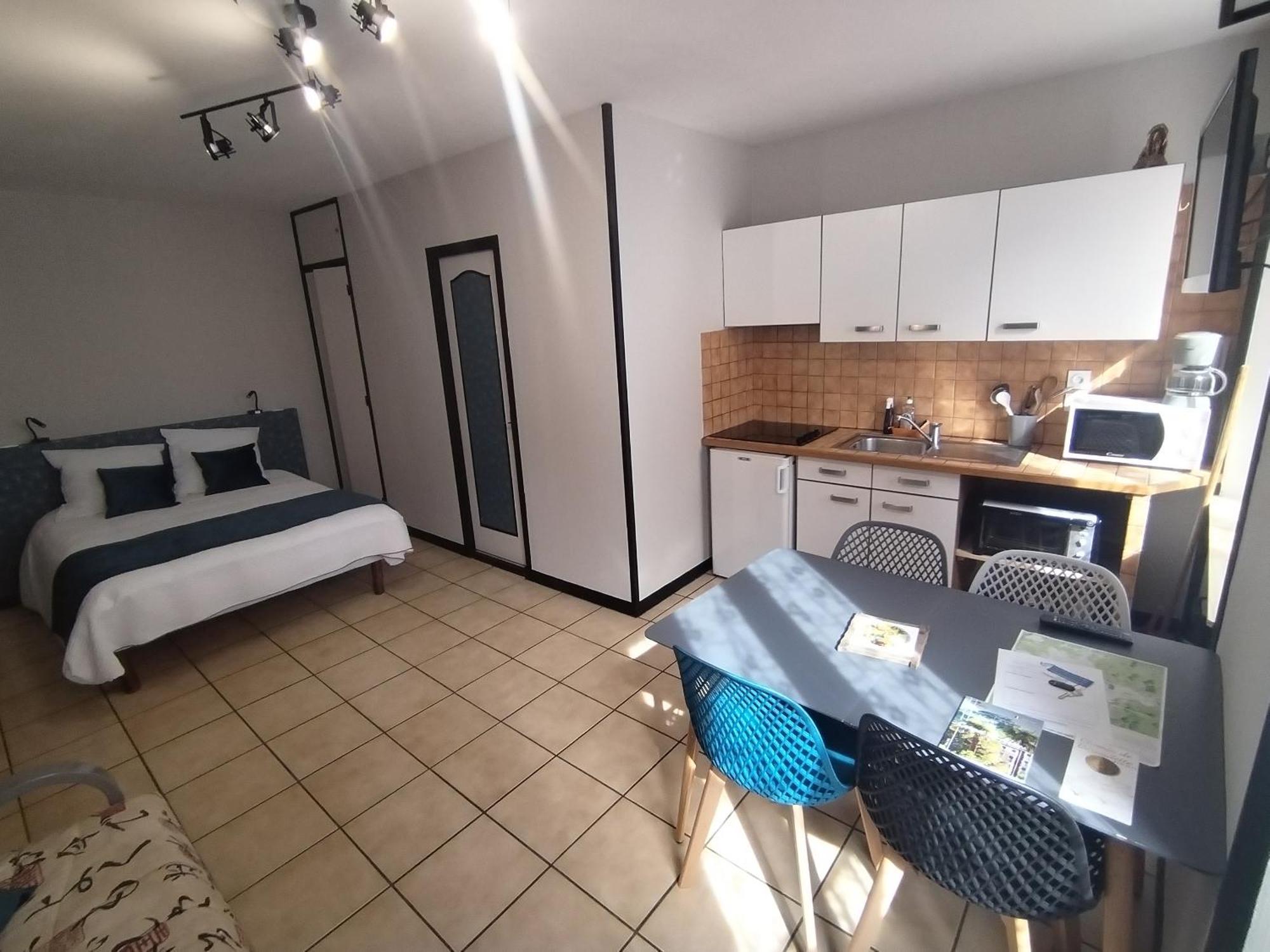 Ferienwohnung Latre Freres Location Lourdes Exterior foto