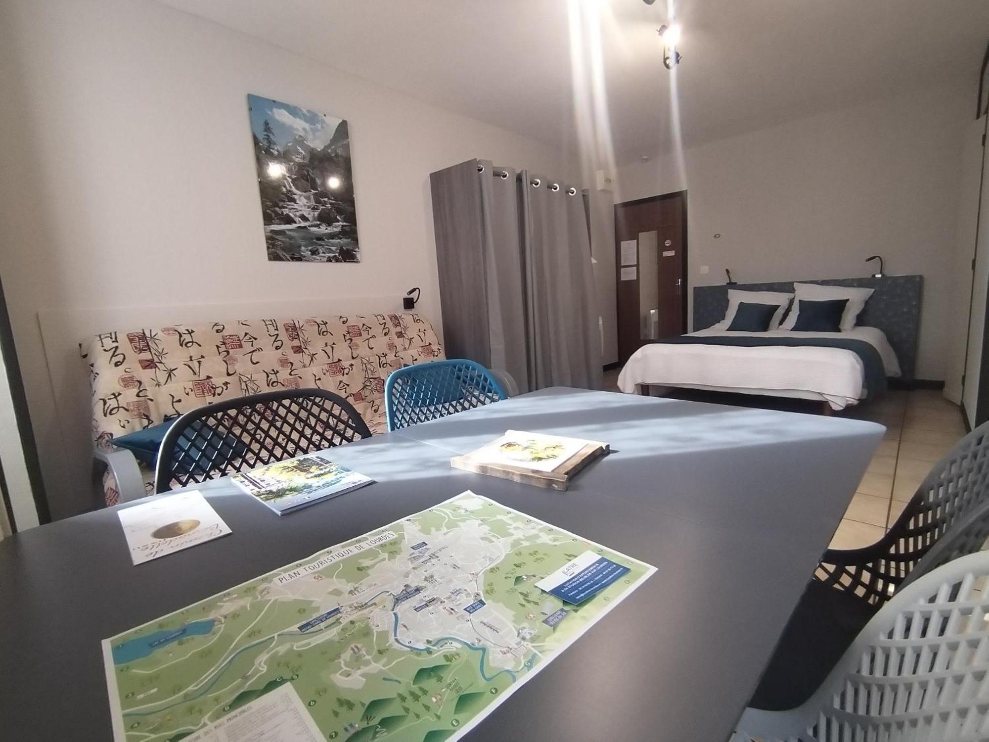 Ferienwohnung Latre Freres Location Lourdes Exterior foto